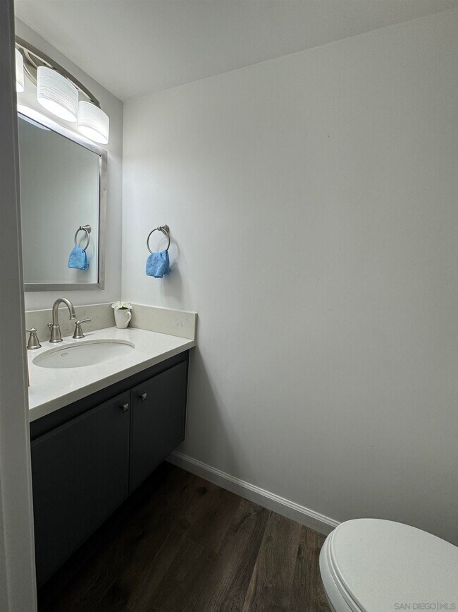 Building Photo - 3230 Caminito Eastbluff