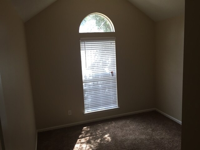 Building Photo - 319 Laurel Hill Cir