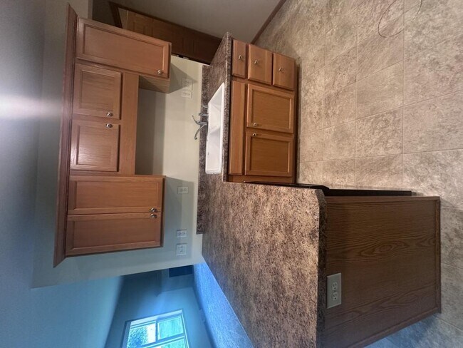 Building Photo - 2519 Parkfield Dr