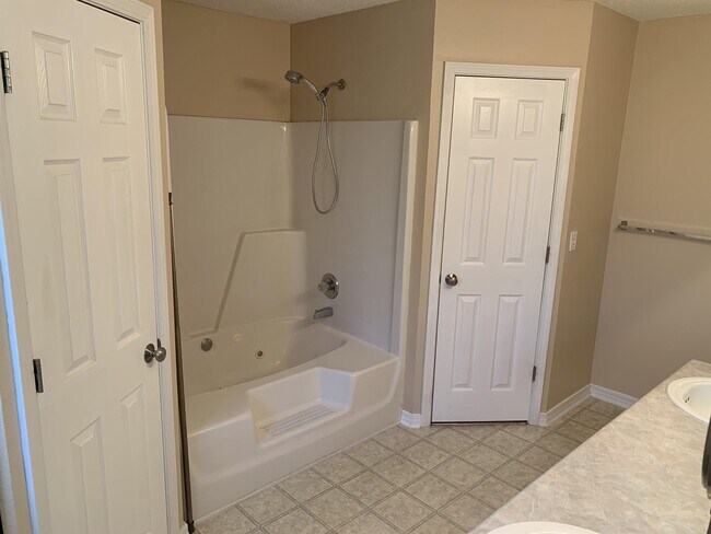 Building Photo - 2168 Lambourn Ct