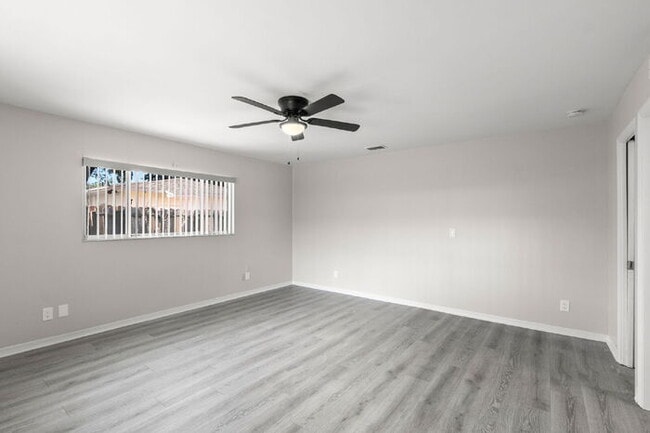 Building Photo - Home For Rent in St Petersburg!