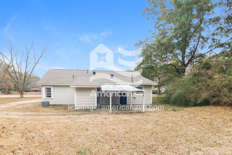 Building Photo - 154 Pine Cir