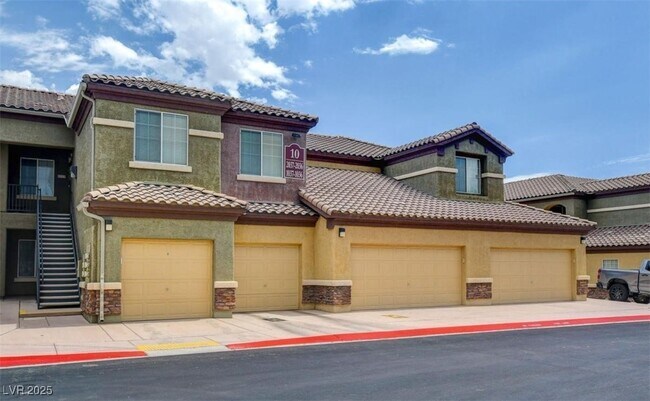 Building Photo - 6868 Sky Pointe Dr