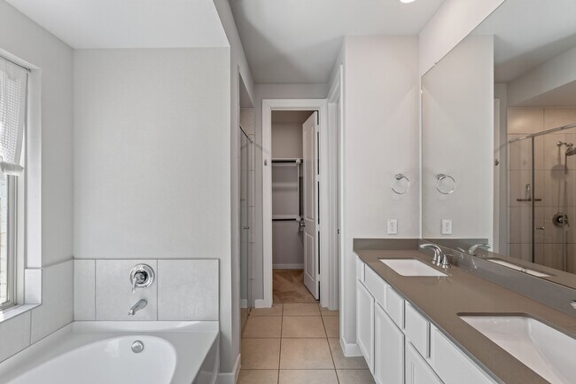 Building Photo - 706 Santa Elena Trail