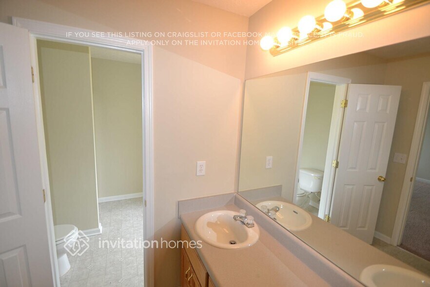 Building Photo - 1004 Buttercup Ln