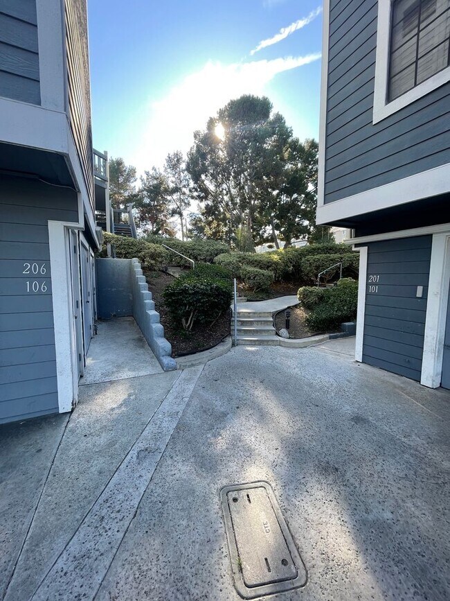 to Seabridge Villas! 8122 Seawater Dr Huntington Beach CA