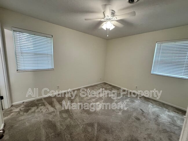 Building Photo - 353 SE Olustee Ave