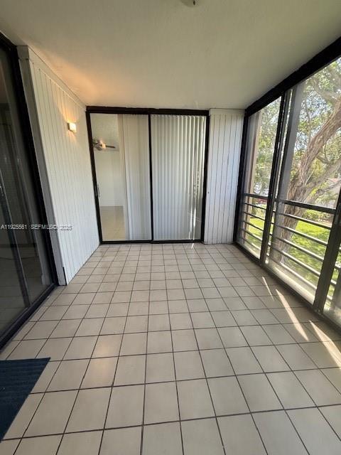 Building Photo - 20381 NE 30th Ave