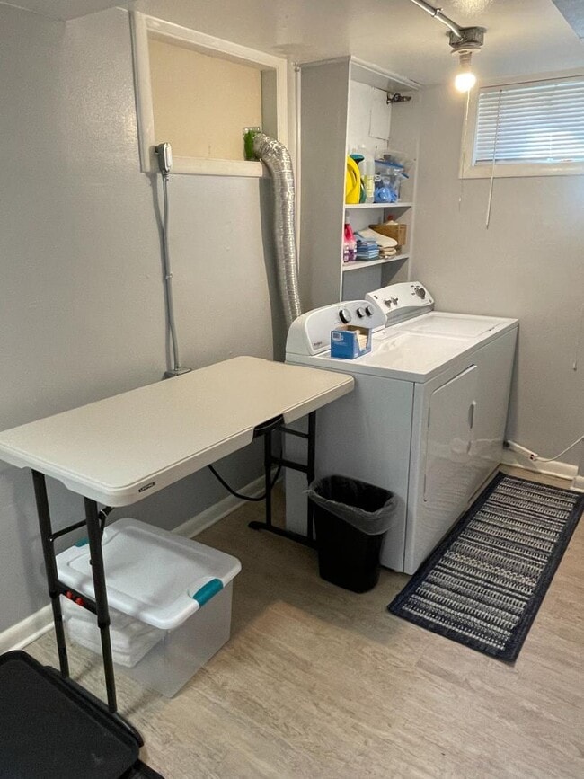 Building Photo - 2201 W State St