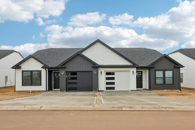Building Photo - 4025 Cedar Fls Ln