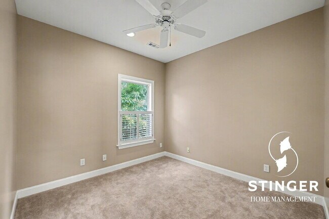 Building Photo - 2677 Broad St