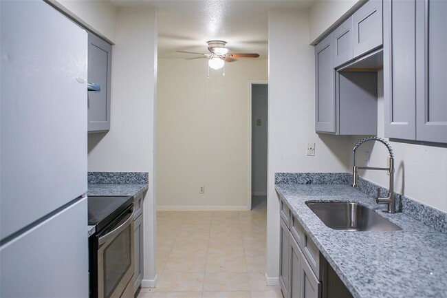 Building Photo - 6606 De Moss Dr