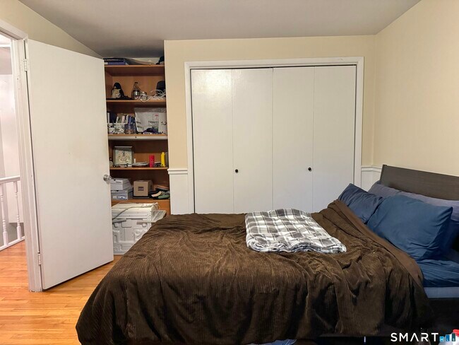 Building Photo - 480 Radmere Rd