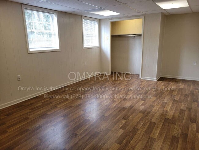 Building Photo - Lovely 4 Bedroom Home in Atlanta!