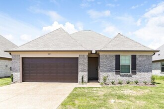 Building Photo - 1087 Darren Cir E