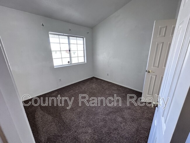 Building Photo - 1934 Easy St