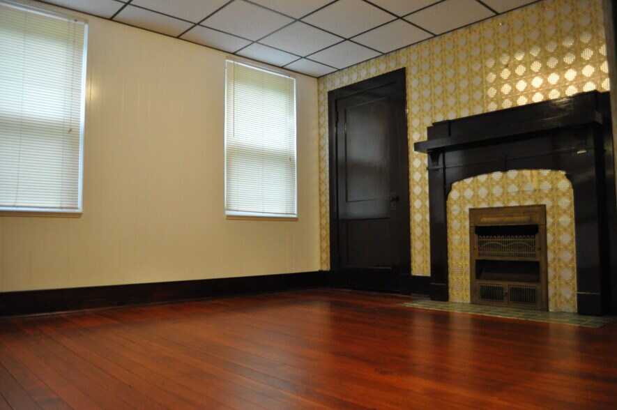 Building Photo - 543 North Ave