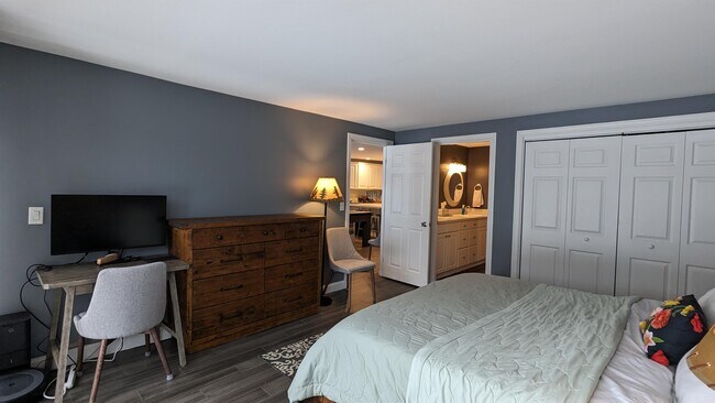 Building Photo - 23 Pleasant St