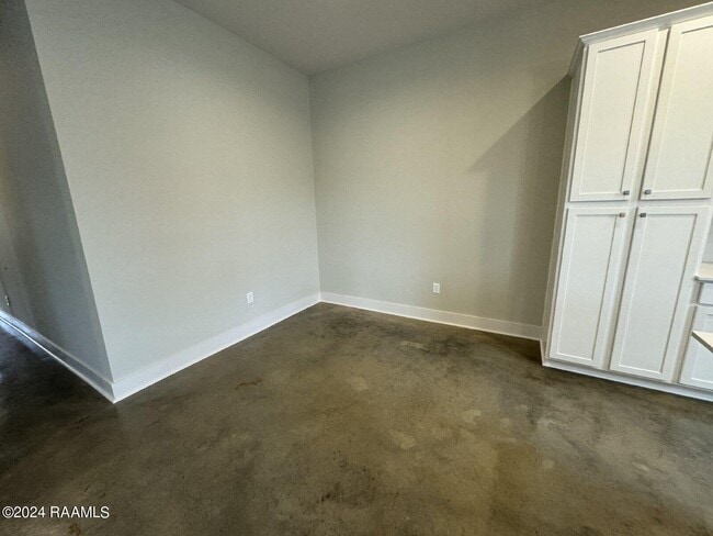 Building Photo - 106 Satsuma Dr
