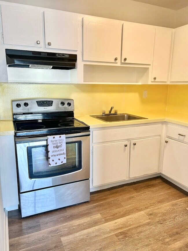 Building Photo - 5100 W Flagler St