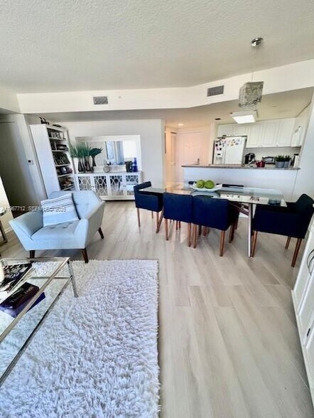 Building Photo - 19501 W Country Club Dr