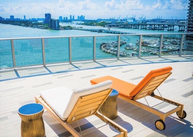 Building Photo - 488 NE 18th St