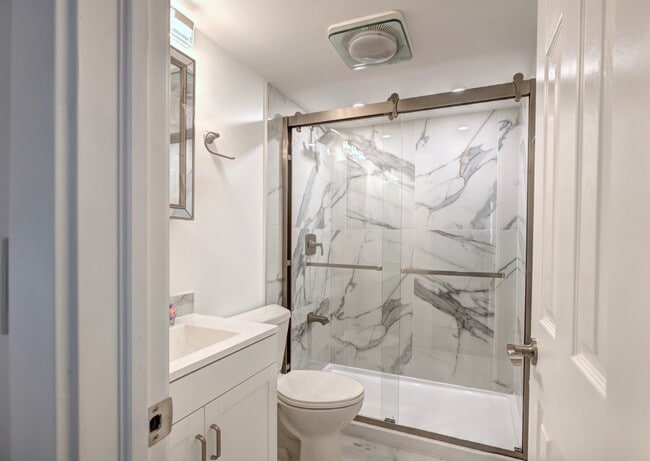 Building Photo - 450 Jefferson Ave