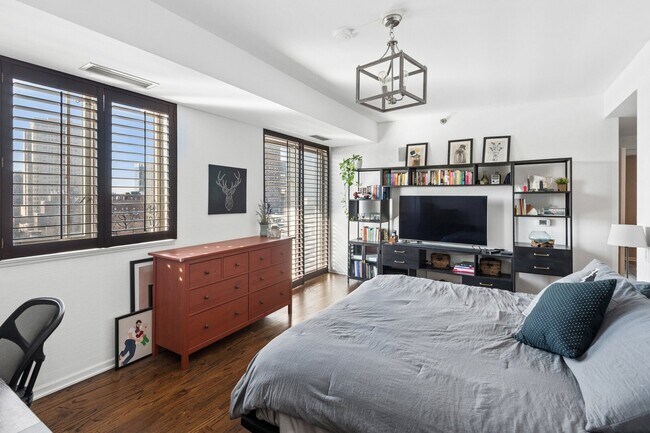 Building Photo - 1515 S Prairie Ave