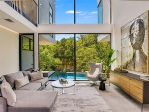 Building Photo - 1111 W 31st St