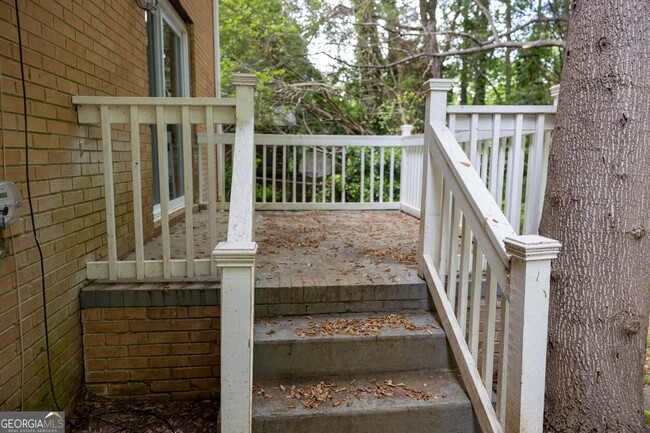 Building Photo - 2689 Collier Dr NW