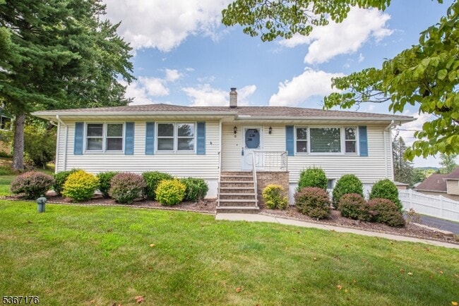 Primary Photo - 3 Greenridge Dr