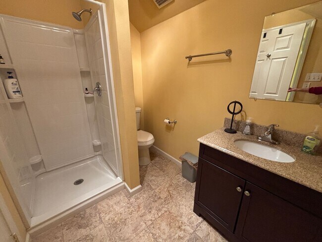 Building Photo - 4 BEDROOM WITH BONUS ROOM IN LEGACY SUBDIVISION