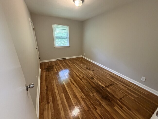 Building Photo - 6150 Dupree Ave