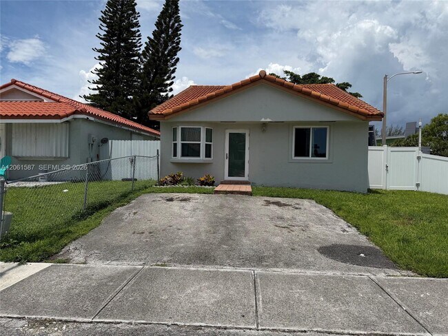 Building Photo - 11686 NW 91st Pl