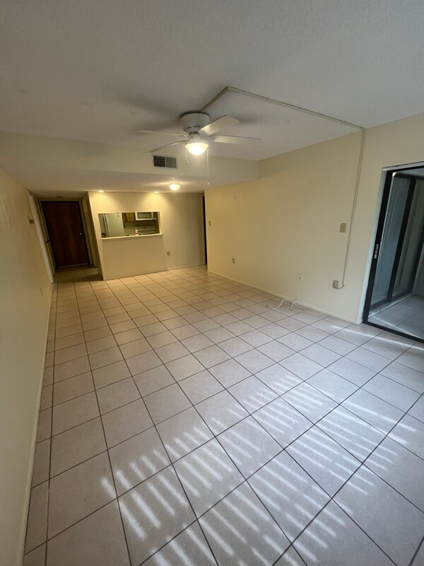 Building Photo - 2587 Countryside Blvd