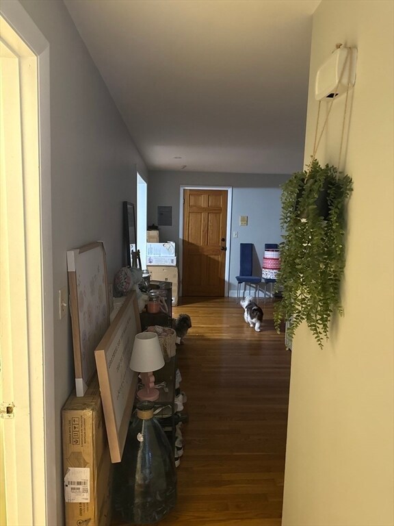 Building Photo - 516 Main St