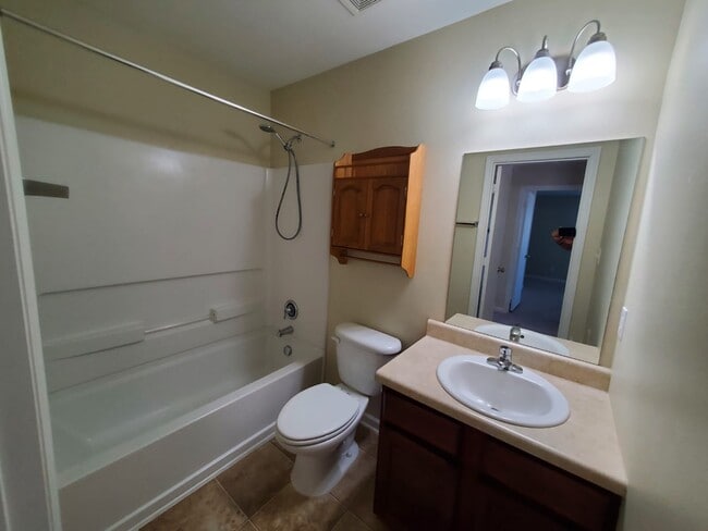 Building Photo - 3465 Avalon Lake Dr SW