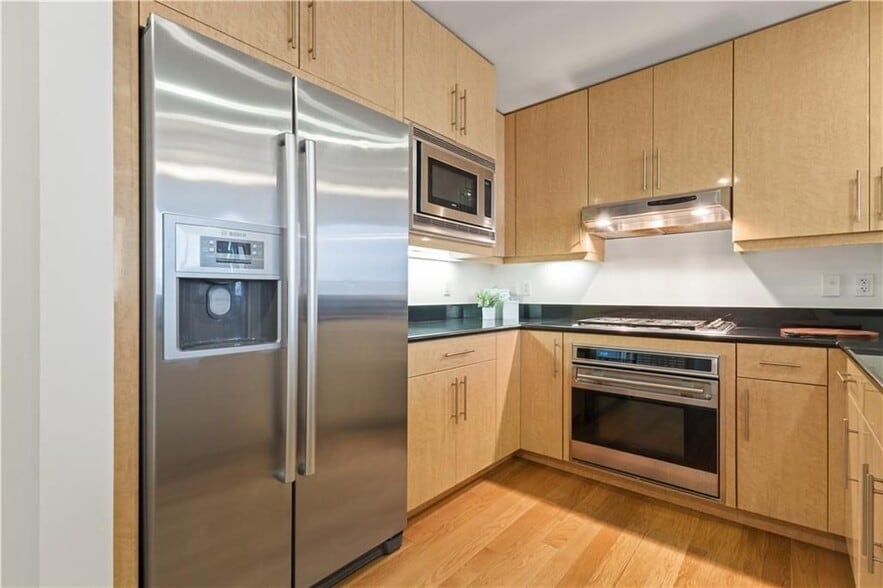 Building Photo - 1 W Exchange St