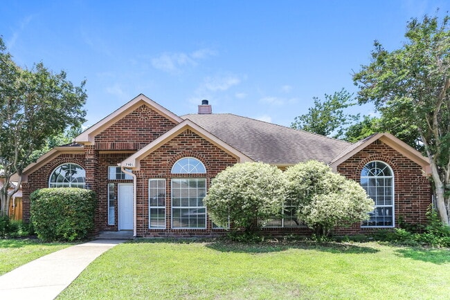 Building Photo - 7401 Glenstone St