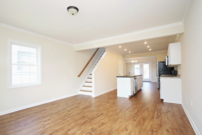 Building Photo - Locust Grove Home Convenient to Pantops & Downtown