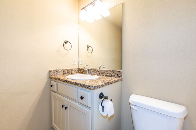 Building Photo - Beautiful 3 Bedroom, 2.5 Bath Home in Jenks