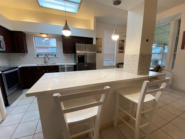 Building Photo - 6918 Springcrest Ct