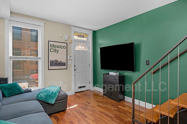 Building Photo - 1702 Patapsco St