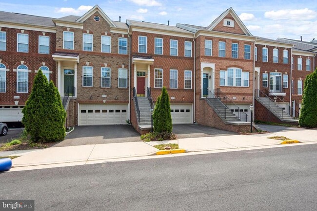 Primary Photo - 22052 Dilworth Square