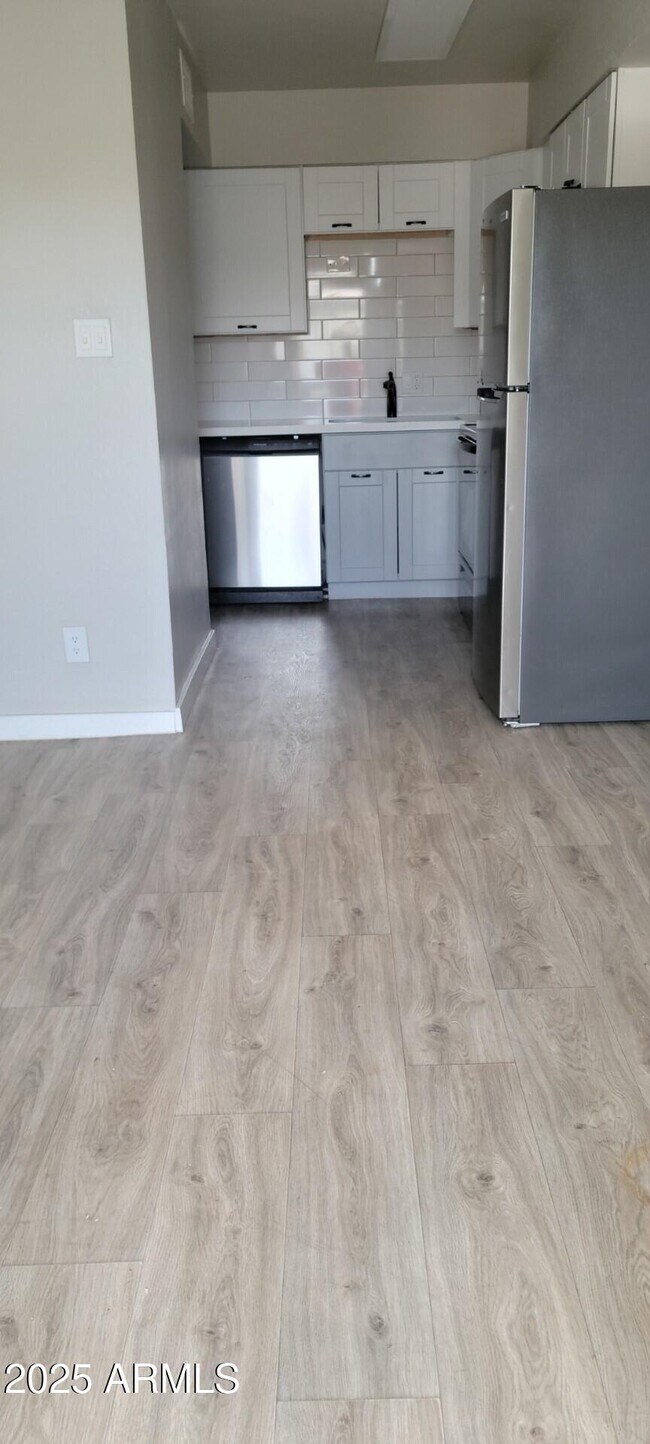 Building Photo - 2339 W Northern Ave