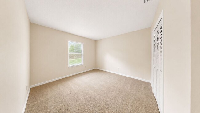 Building Photo - 127 Titan Dr