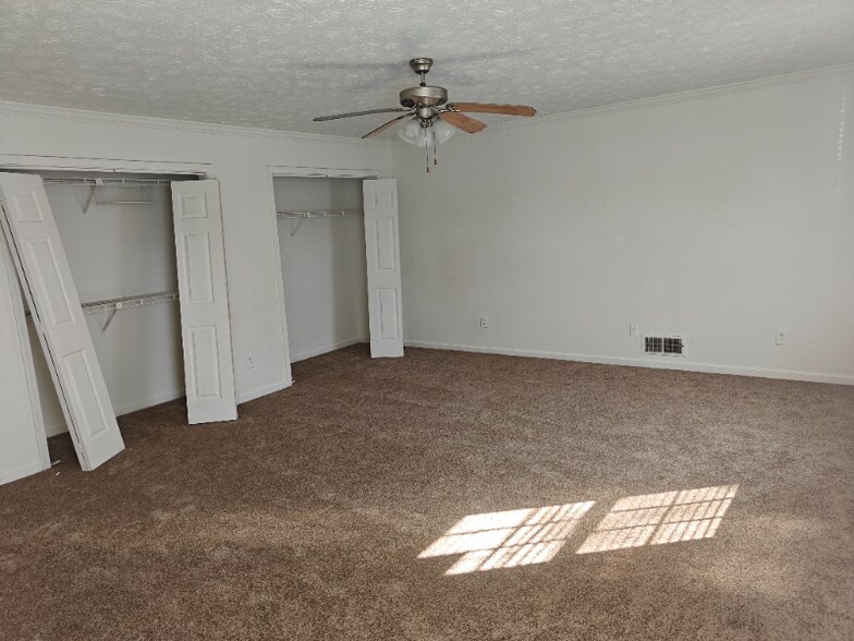 Building Photo - 1125 Memory Ln