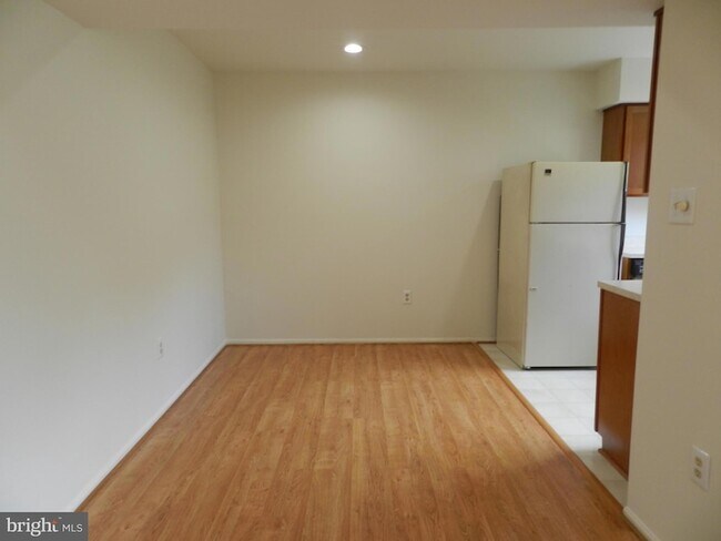Building Photo - 7731 Inversham Dr