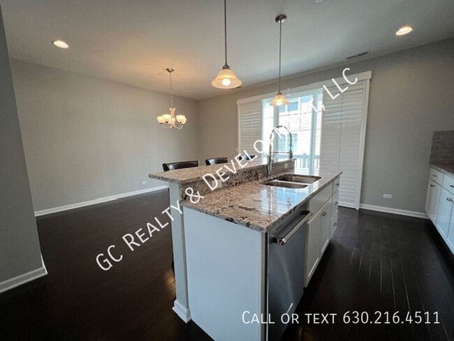 Building Photo - 54 Lakeview Pl