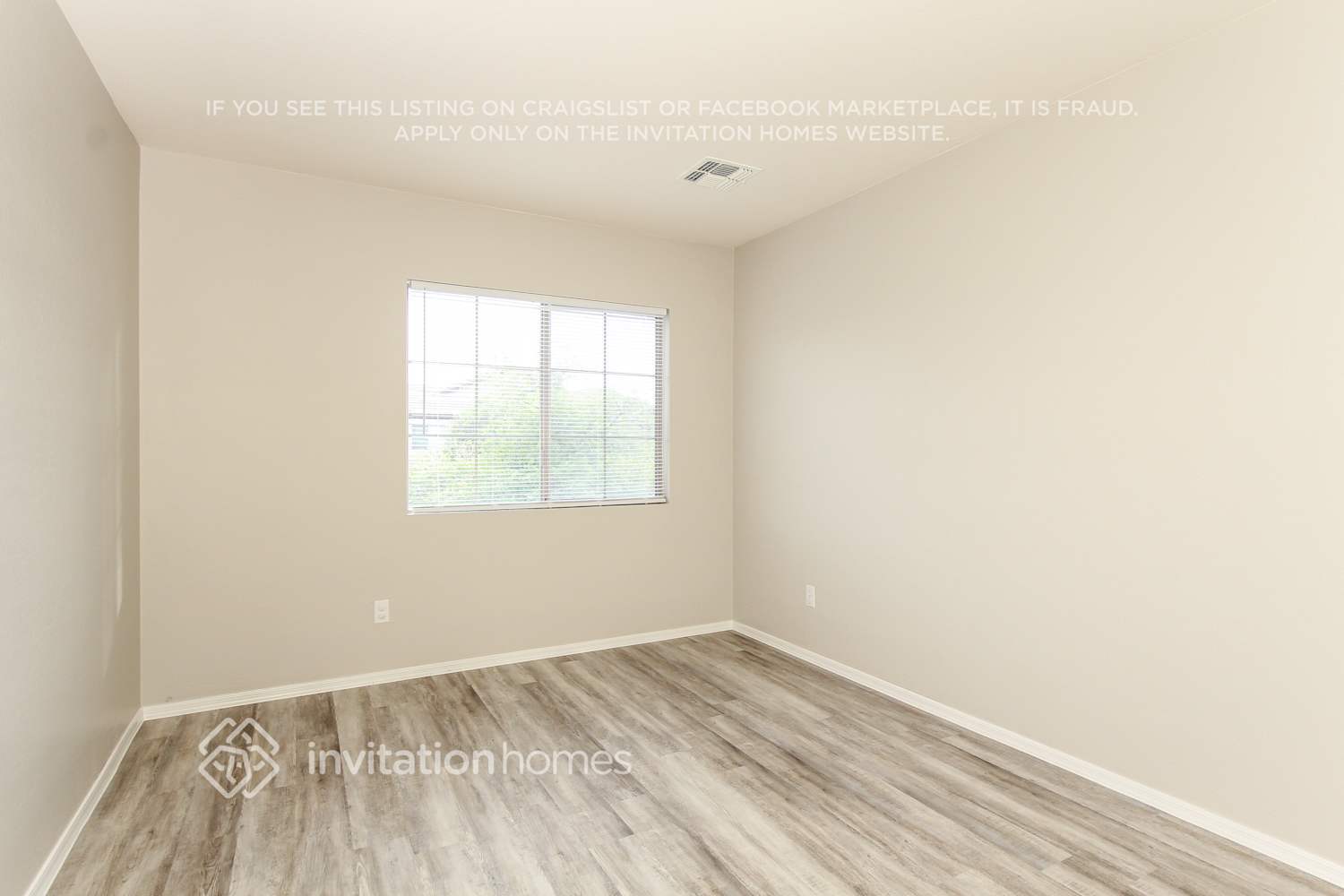 Building Photo - 14226 W Hearn Rd